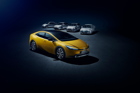 Sukces hybryd Toyoty w Polsce. 20 lat na rynku i ponad 300 000 sprzedanych aut z niskoemisyjnym napędem