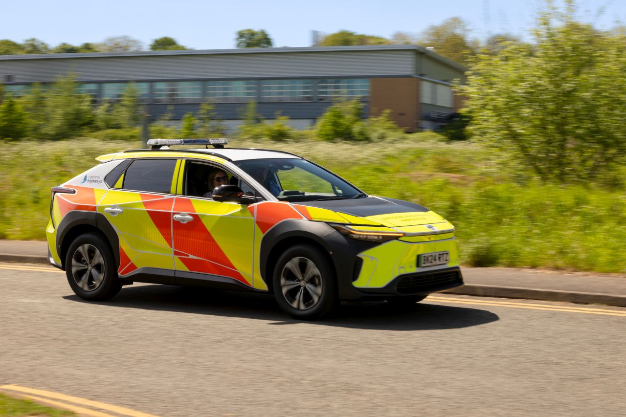 Toyota bZ4X elektryfikuje flotę brytyjskiego National Highways
