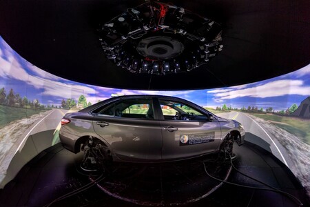 Kolejne inwestycje Toyoty w badania nad bezpieczeństwem na drogach