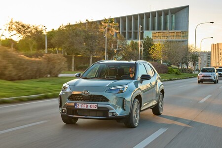 Toyota sprzedała ponad 35 700 hybryd w sześć miesięcy. Corolla najpopularniejszym hybrydowym modelem marki na polskim rynku