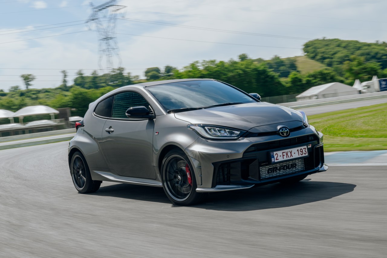 Nowa Toyota GR Yaris z ulepszoną skrzynią manualną i szybką przekładnią automatyczną GAZOO Racing Direct