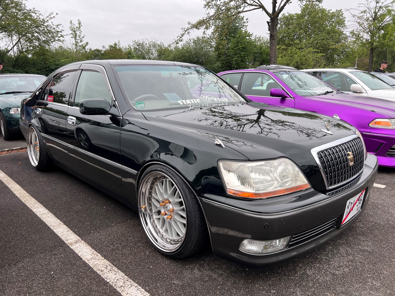 Wyjątkowy pokaz samochodów Toyoty z japońskiego rynku. Święto pasjonatów motoryzacji w muzeum Toyoty w Kolonii