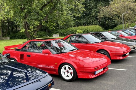 Wyjątkowy pokaz samochodów Toyoty z japońskiego rynku. Święto pasjonatów motoryzacji w muzeum Toyoty w Kolonii