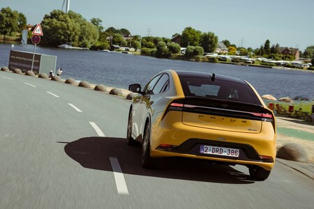 Toyota najbardziej wpływowym producentem samochodów hybrydowych