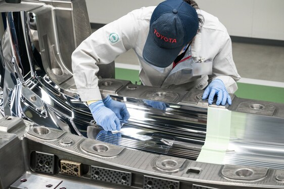 Jak zbudować bezemisyjne fabryki? Toyota optymalizuje produkcję samochodów