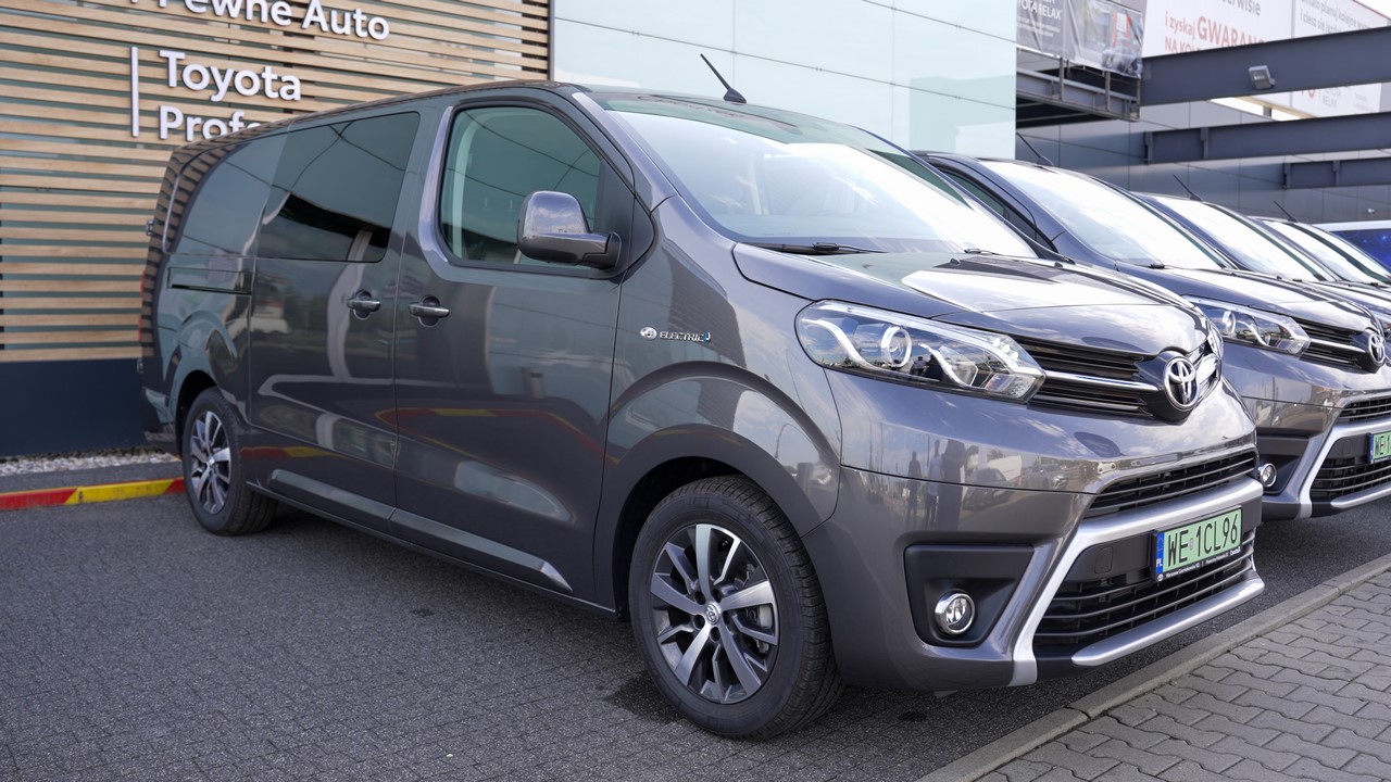 Elektryczne Toyoty PROACE dołączają do floty Sante