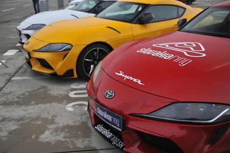 Legendarne Toyoty rywalizowały na torze