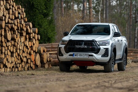 PROACE CITY i Hilux dominują w swoich segmentach. Toyota Professional notuje wzrosty sprzedaży siódmy miesiąc z rzędu