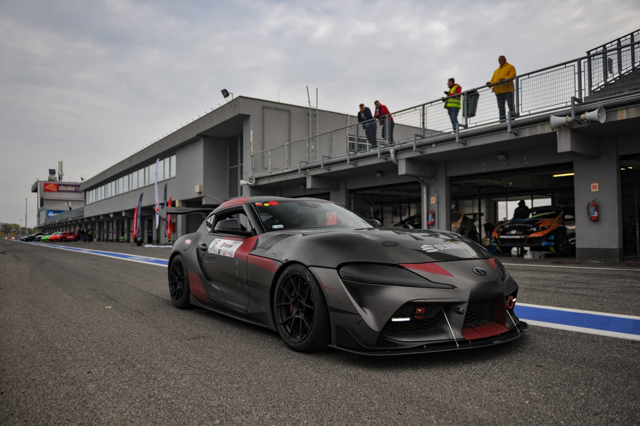 Półmetek wyścigowego sezonu w TOYOTA GR CUP