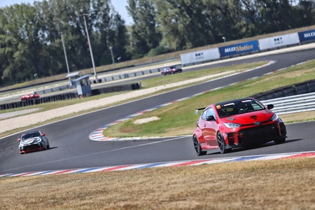 Walka o tytuły w TOYOTA GR CUP