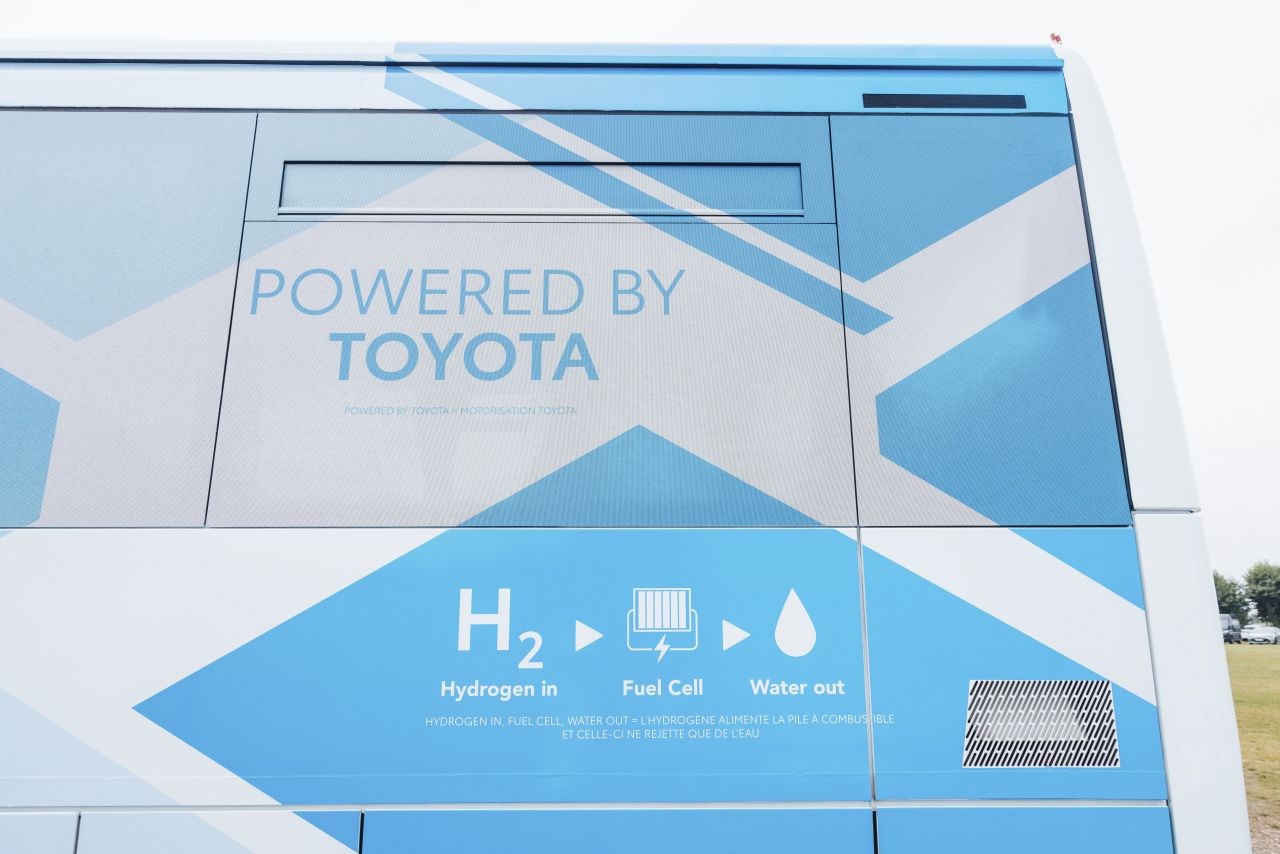 Ponad 20 przedsiębiorstw w Europie oparło swoje produkty na technologii ogniw paliwowych Toyoty