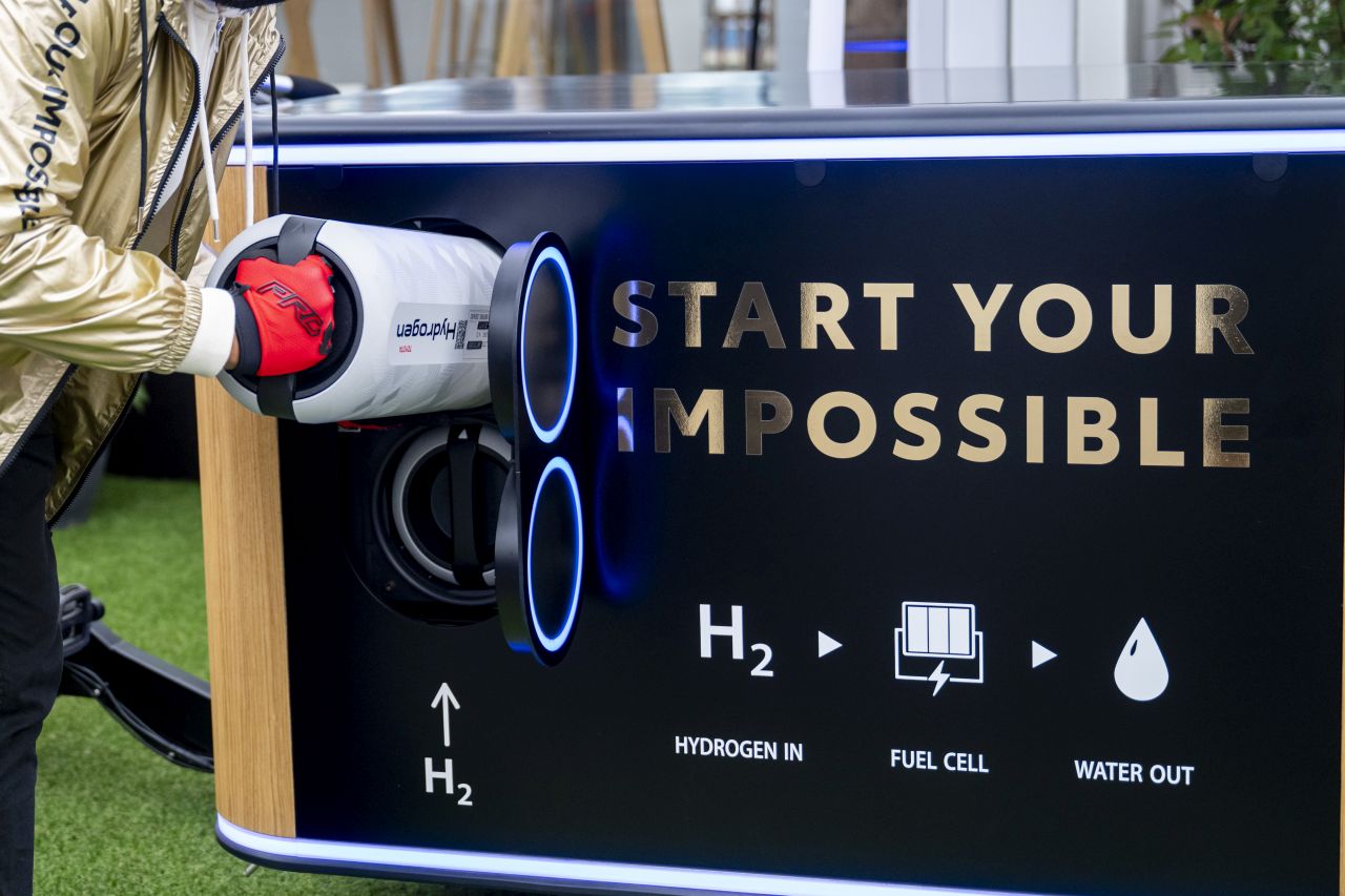 Ponad 20 przedsiębiorstw w Europie oparło swoje produkty na technologii ogniw paliwowych Toyoty