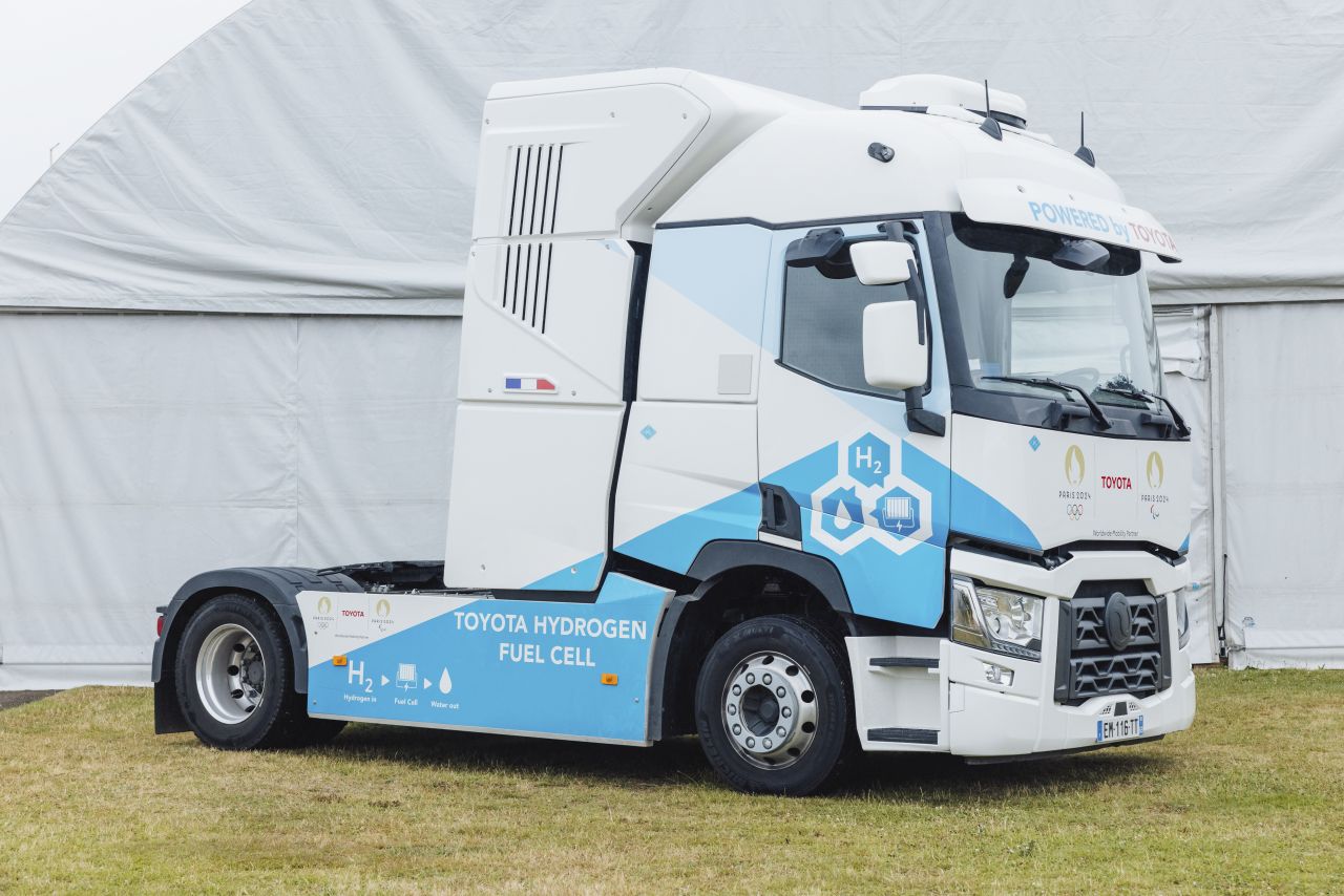 Ponad 20 przedsiębiorstw w Europie oparło swoje produkty na technologii ogniw paliwowych Toyoty