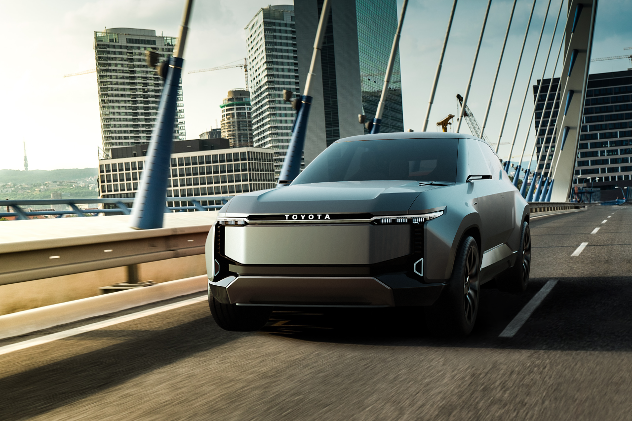 Innowacyjne prototypy aut z bezemisyjnymi napędami Toyoty. Pełen potencjał wielotorowej strategii koncernu