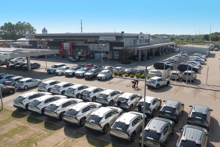 Aira Solutions Poland sp. z o.o. rozpoczyna budowę floty aut od elektrycznych Toyot bZ4X