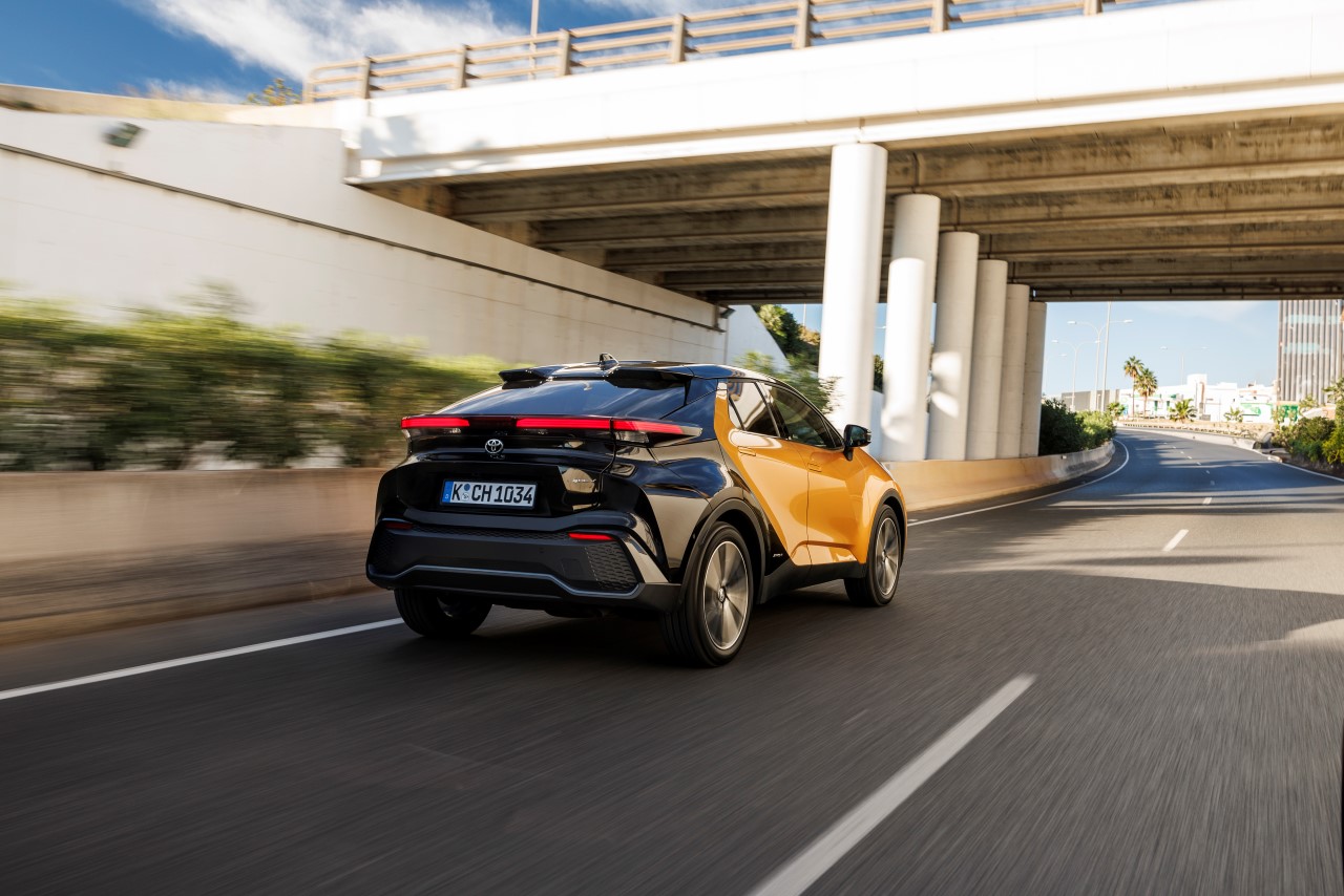 Z Toyota HomeCharge naładujesz auto elektryczne lub hybrydę plug-in w swoim domu lub firmie