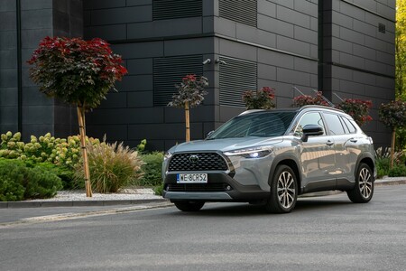 Toyota sprzedała już blisko 55 tys. hybryd w 2024 roku w Polsce. 85% aut marki z tym napędem