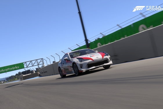 Widowiskowy finałowy wyścig TOYOTA GR CUP DIGITAL