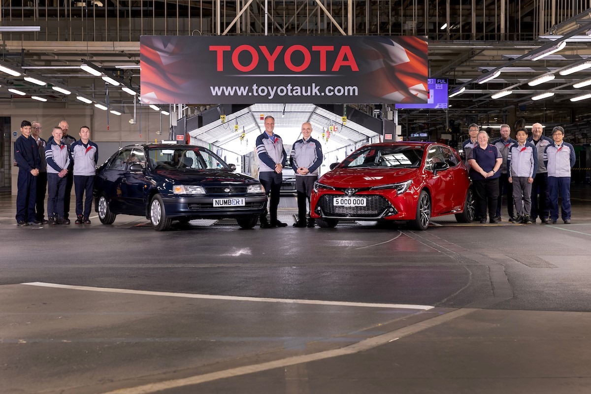 Toyota wyprodukowała 5 milionów samochodów w Wielkiej Brytanii. Hybrydowa Corolla GR SPORT jubileuszowym autem
