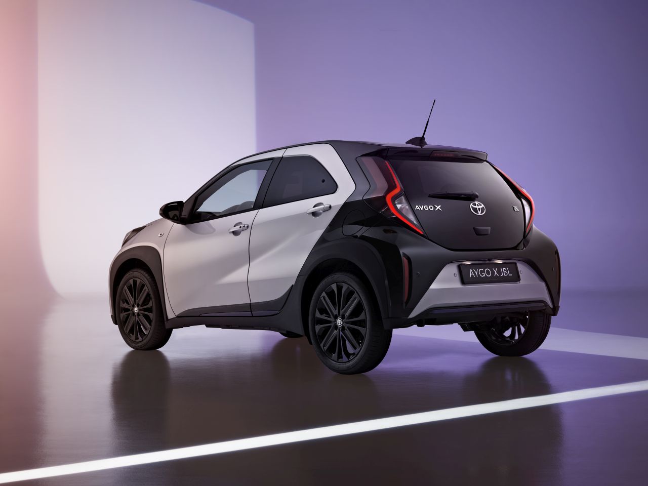 Toyoty Aygo X w wersji specjalnej JBL od 89 900 zł