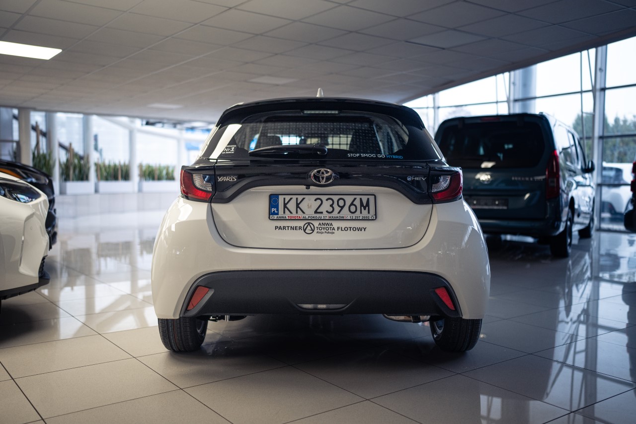 Hybrydowe Yarisy Van dołączają do floty firmy ELIT Polska