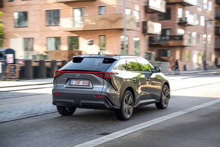 Toyota dostarczy 515 elektrycznych bZ4X czeskim agencjom rządowym