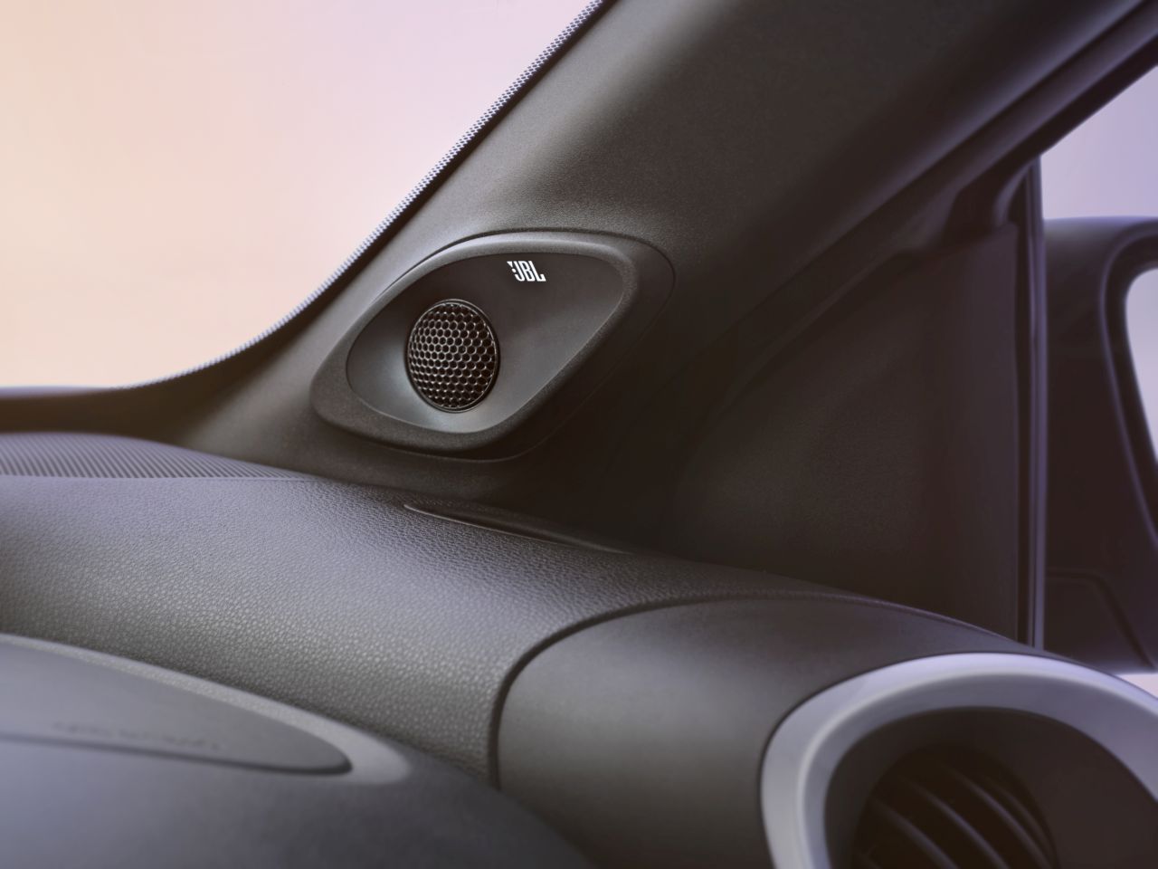 Limitowana Toyota Aygo X JBL na charytatywnej aukcji na rzecz 33. Finału WOŚP