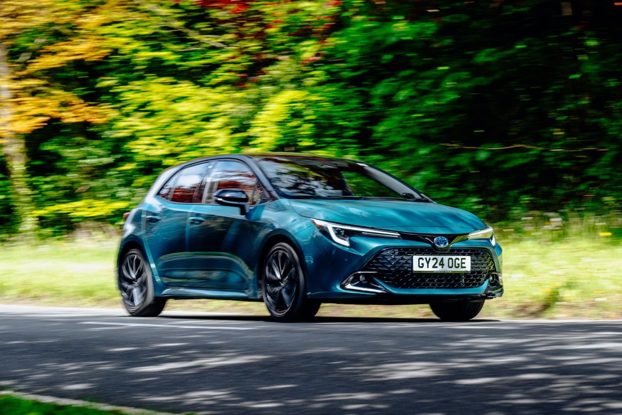 Podwójny sukces Toyoty Corolli w brytyjskim plebiscycie „What Car?” Awards 2025