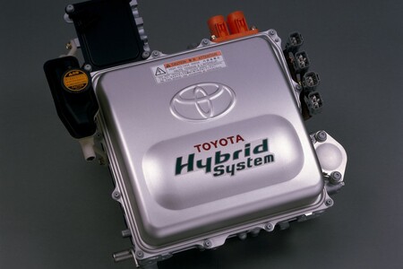 60 lat innowacji w dziedzinie elektromobilności. Cztery wyjątkowe modele Toyoty na Rétromobile 2025