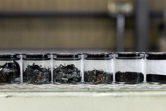 Nowa metoda recyklingu baterii samochodowych opracowana przez Toyota Chemical Engineering