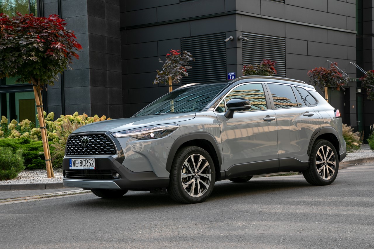 Jeszcze wyższe rabaty na finał wyprzedaży w salonach Toyoty. Corolla, Corolla Cross i Toyota C-HR w specjalnych cenach