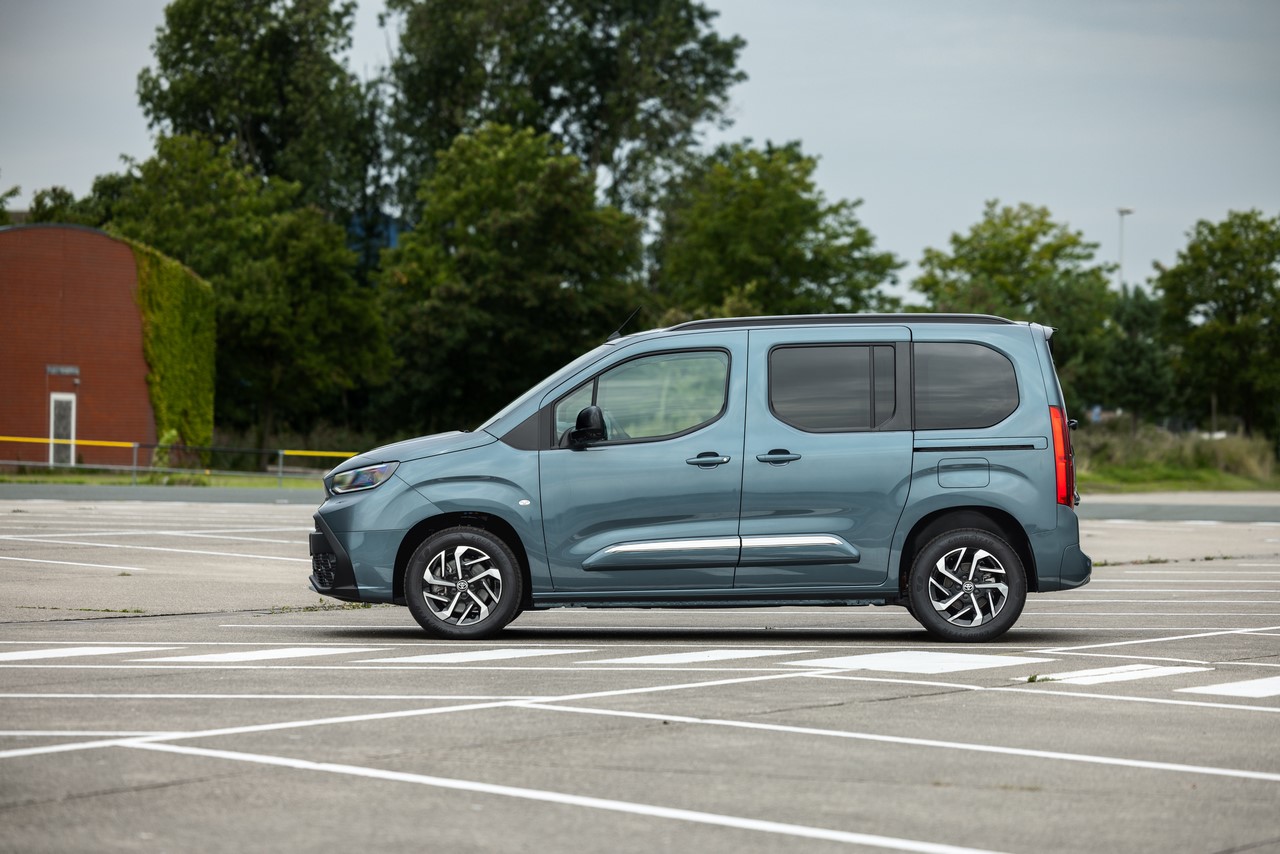 Toyota poszerza ofertę elastycznych form finansowania samochodów elektrycznych o promocyjny EKO Kredyt 0% i EKO Leasing 100%