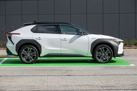 Toyota poszerza ofertę elastycznych form finansowania samochodów elektrycznych o promocyjny EKO Kredyt 0% i EKO Leasing 100%