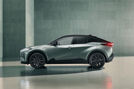 Światowa premiera elektrycznej Toyoty C-HR+