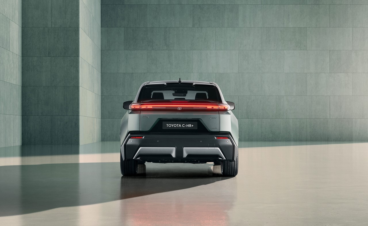 Światowa premiera elektrycznej Toyoty C-HR+