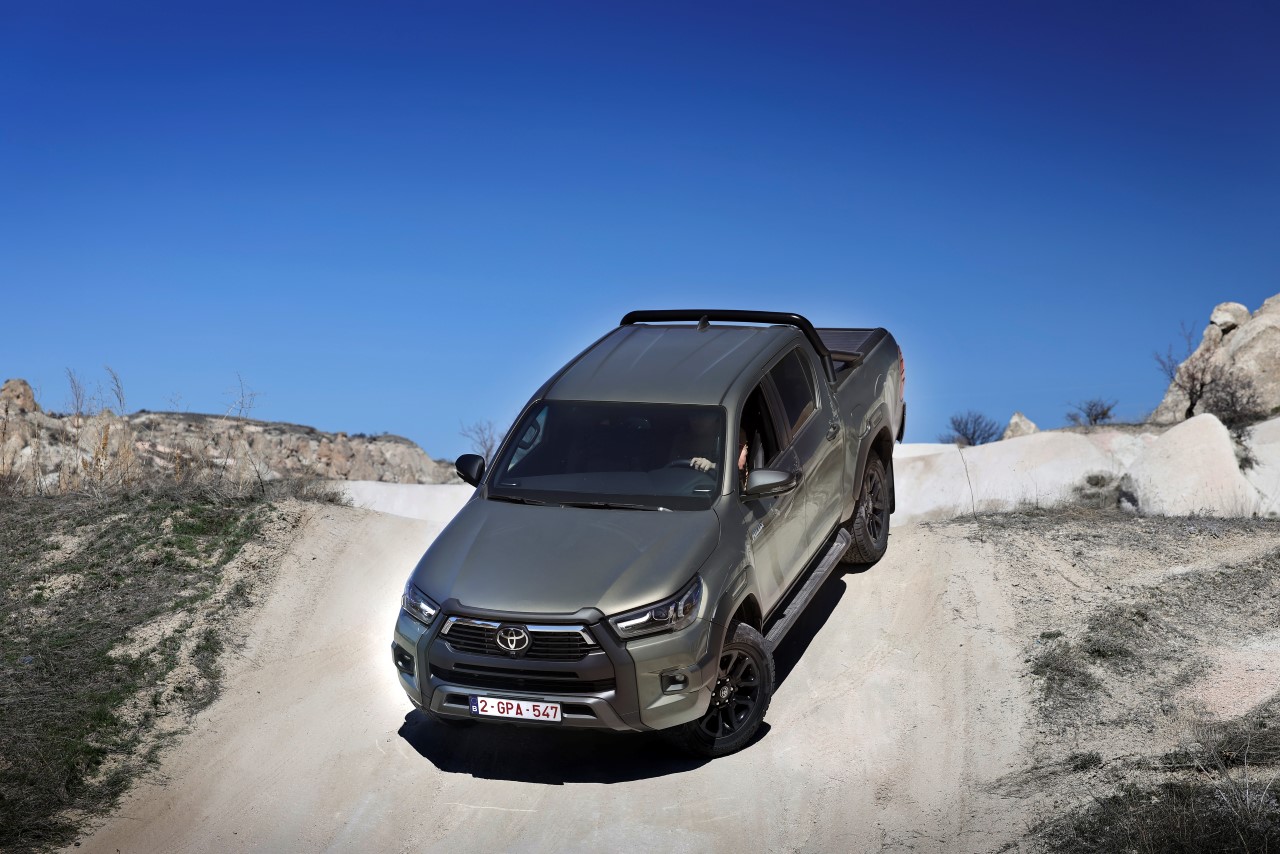 Toyota Hilux z napędem Mild-hybrid 48V to elektryfikacja bez kompromisów w terenie