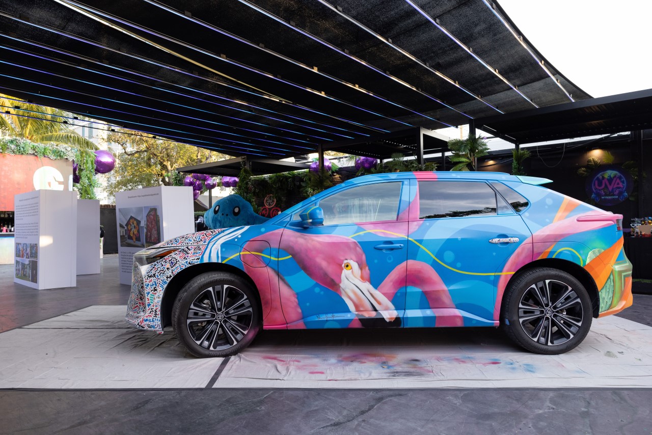 Toyota bZ4X inspiracją dla artystów sztuki ulicznej. Wyjątkowe murale i efektownie pomalowane nadwozia SUV-a