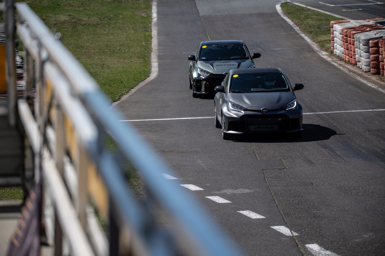 Pojedynek GR Supry i GR Yarisa - podsumowanie 1. rundy TOYOTA GR CUP 2025	