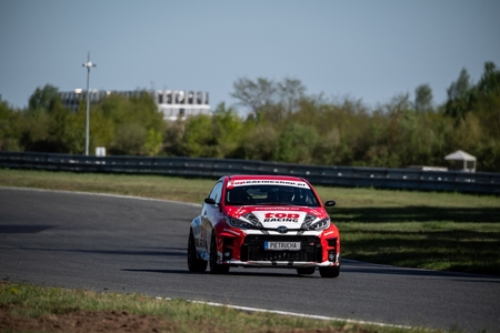 Pojedynek GR Supry i GR Yarisa - podsumowanie 1. rundy TOYOTA GR CUP 2025	