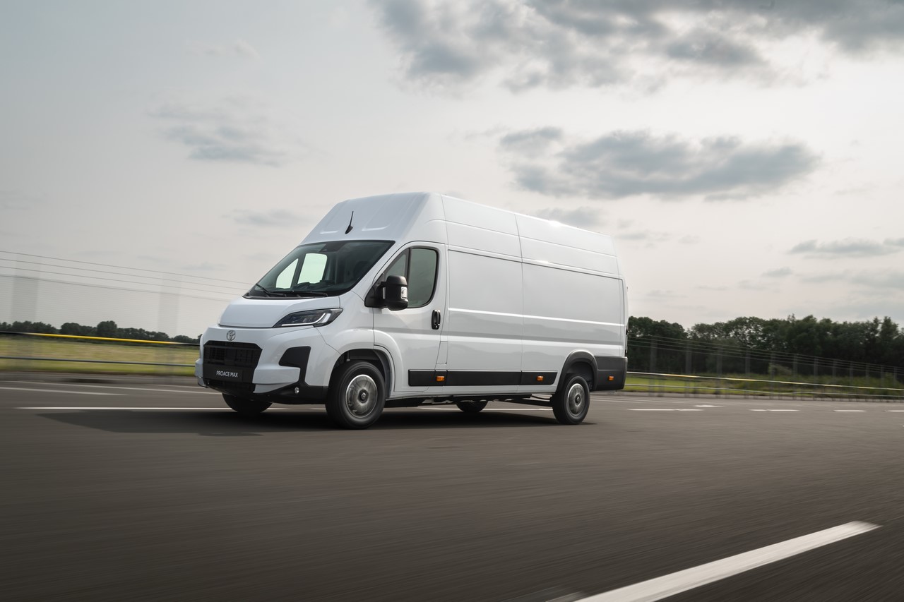 Toyota Professional liderem rynku LCV w Polsce. Dwa modele w Top10 i dominacja w kategorii elektrycznych vanów