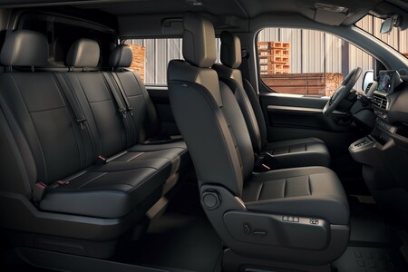 Toyota Professional rozszerza gamę wszechstronnych samochodów z zabudową brygadową