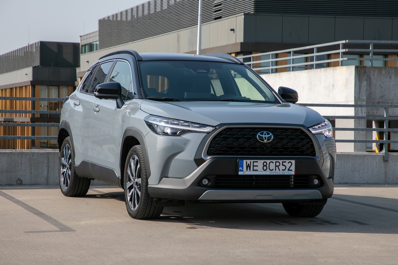 Crossovery i SUV-y Toyoty z podwójnym Ekobonusem. Toyota C-HR od 120 700 zł, Corolla Cross z rabatem do 13 800 zł