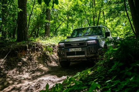 150 terenówek na jubileuszowym Toyota Off-Road Festival. Dziesiąta edycja wróciła do korzeni