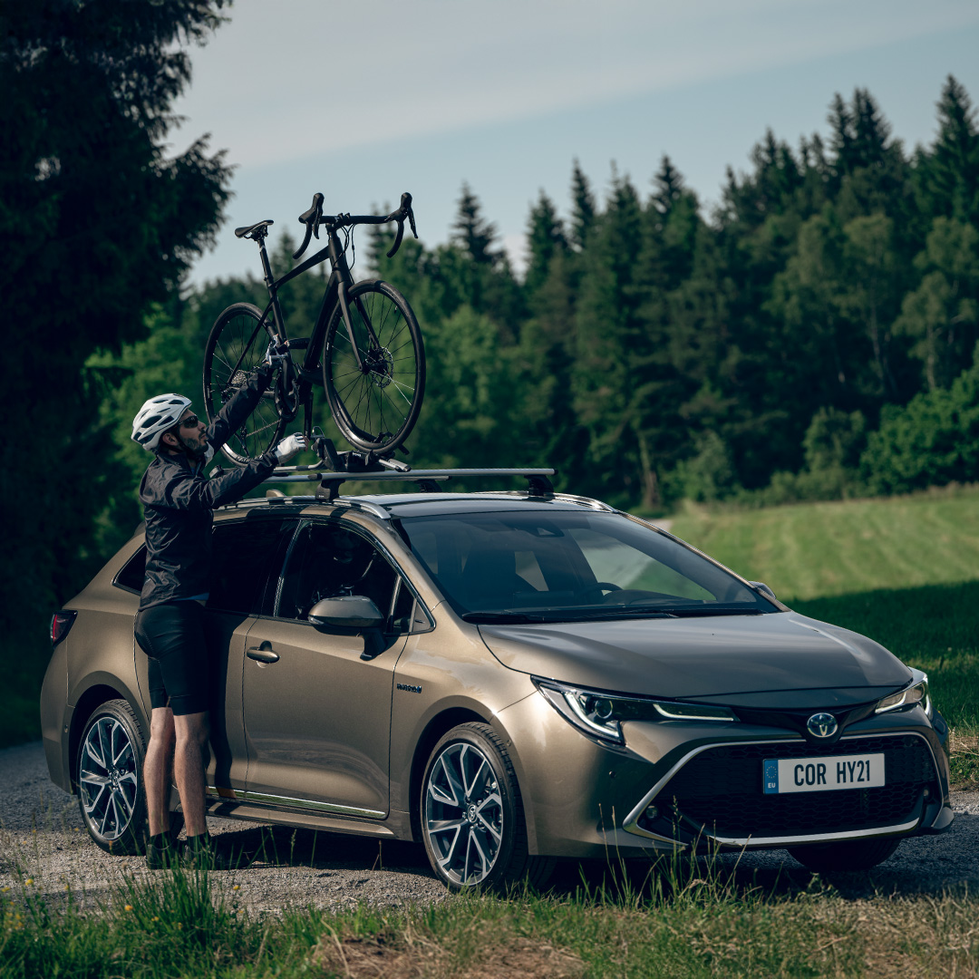 Efektowny wygląd, lepsza ochrona i większe możliwości transportowe. Pełna oferta oryginalnych akcesoriów Toyoty dopasowanych do każdego modelu