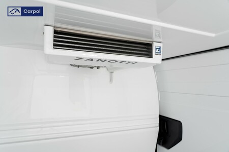 Toyota PROACE CITY z zabudową izotermiczną z atestem PZH. Dobra dostępność aut i szybki termin odbioru