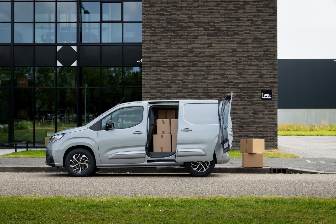 Toyota PROACE CITY Electric w obniżonych cenach. Nawet 55 tys. zł netto rabatu na elektrycznego vana
