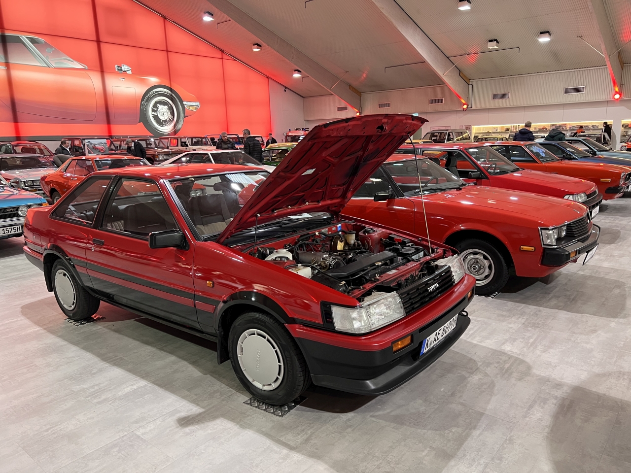 Kultowe Toyoty z filmów i seriali na specjalnej wystawie w muzeum Toyota Collection