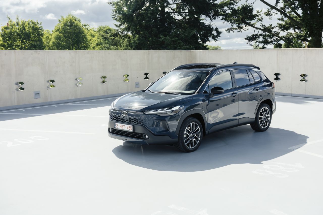 Dni Otwarte nowej Corolli Cross w salonach Toyoty. Bogatsze wyposażenie w tej samej cenie i podwójny Ekobonus 3%