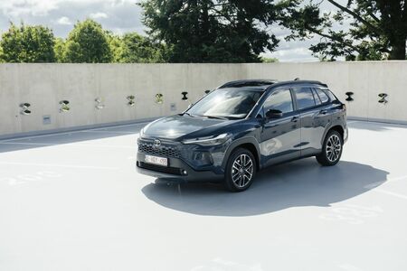 Dni Otwarte nowej Corolli Cross w salonach Toyoty. Bogatsze wyposażenie w tej samej cenie i podwójny Ekobonus 3%