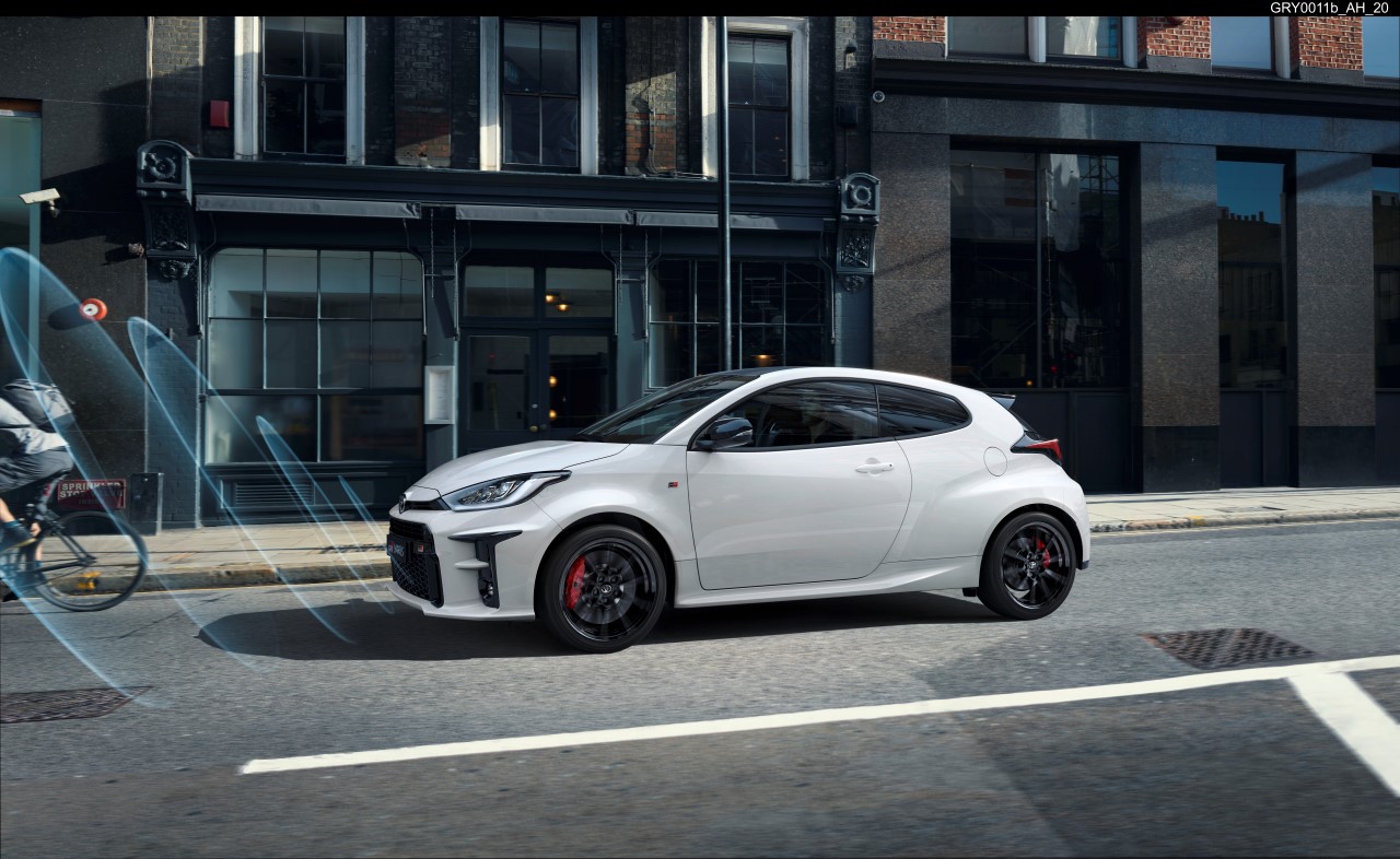 Toyota na drodze do wyeliminowania wypadków drogowych. Najwyższy poziom bezpieczeństwa w standardzie